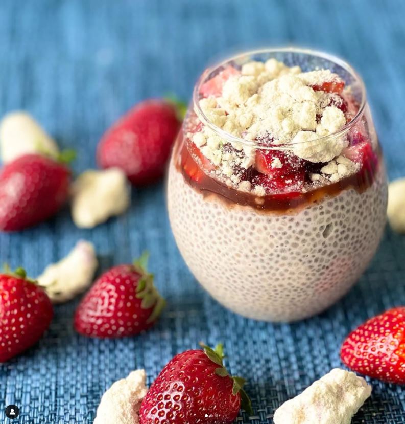 Strawberry Crumble Chia Pudding